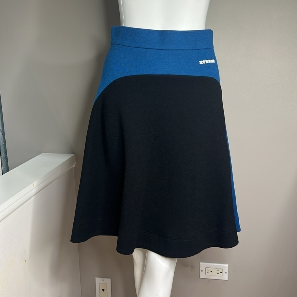 Calvin Klein 205 W39 NYC Sz 2 Knit A Line Back Zip Mini Skirt